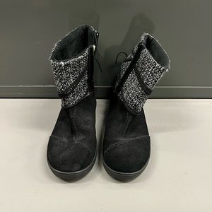 Toms Youth Size 5 Black Winter boots